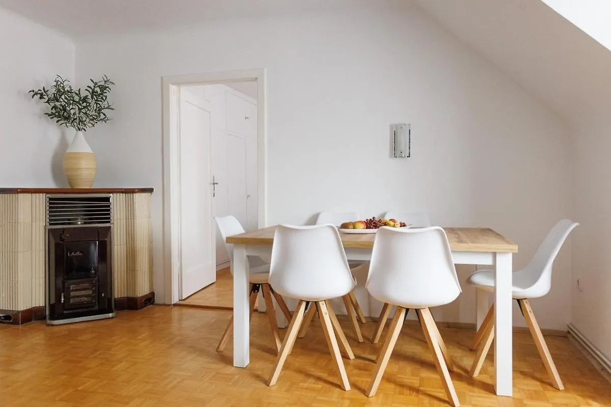 #Livelikealocal Nestroyplatz Apartment Near Center 비엔나 0*,  오스트리아