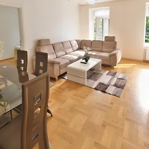 Schoenbrunn Apartmán