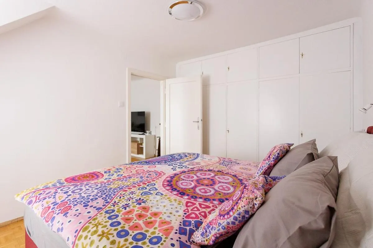 #Livelikealocal Nestroyplatz Apartment Near Center Vienna